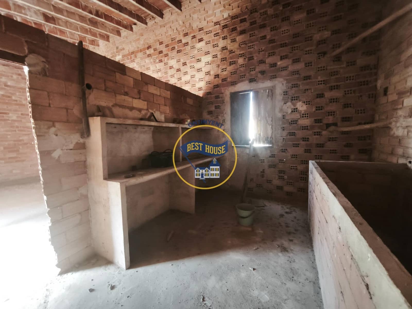 8 quarto Casa em Banda para venda em L'Olleria - 120 000 € (Ref: 10120133)