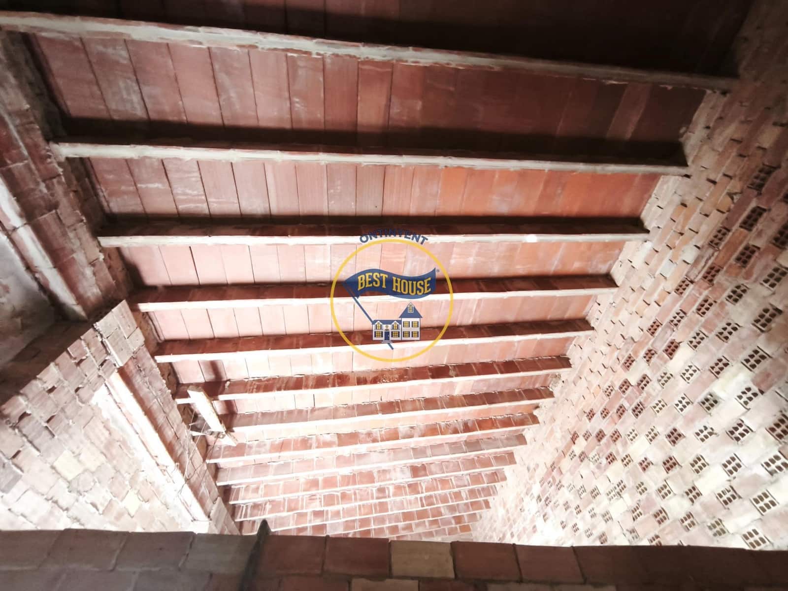 8 quarto Casa em Banda para venda em L'Olleria - 120 000 € (Ref: 10120133)