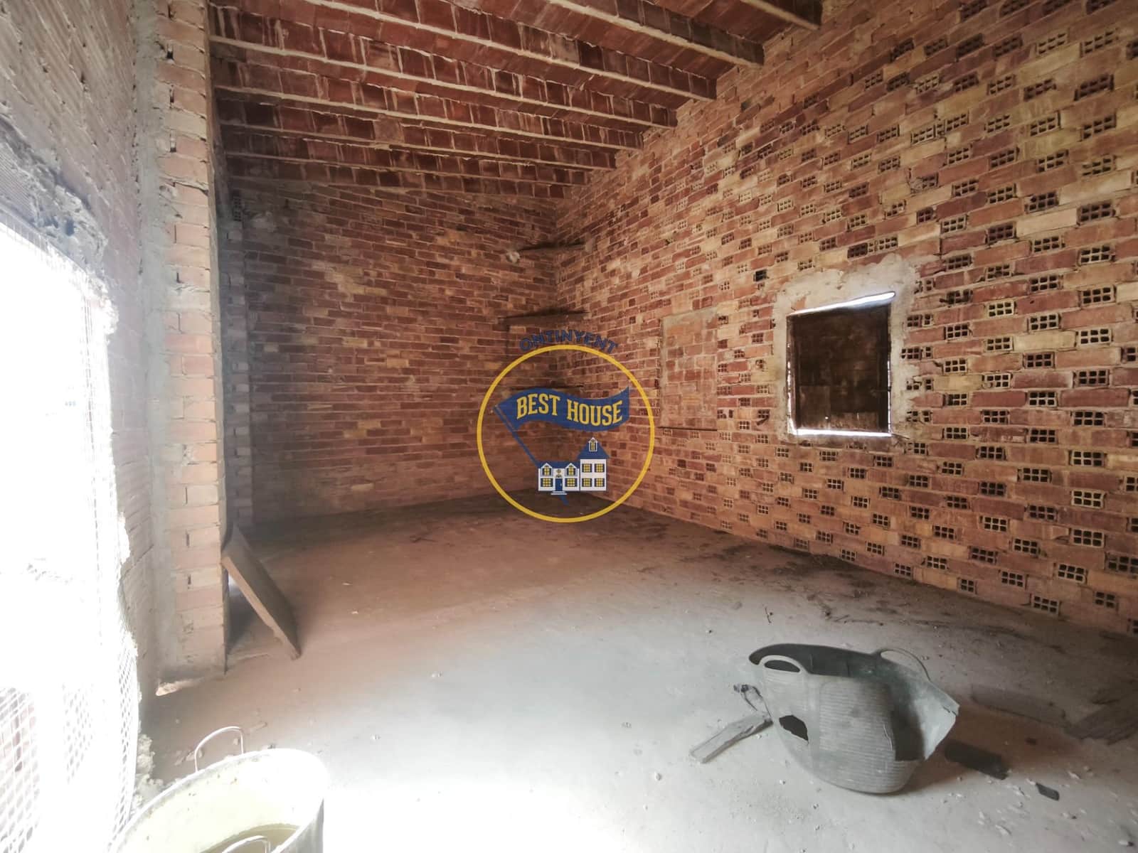 8 quarto Casa em Banda para venda em L'Olleria - 120 000 € (Ref: 10120133)