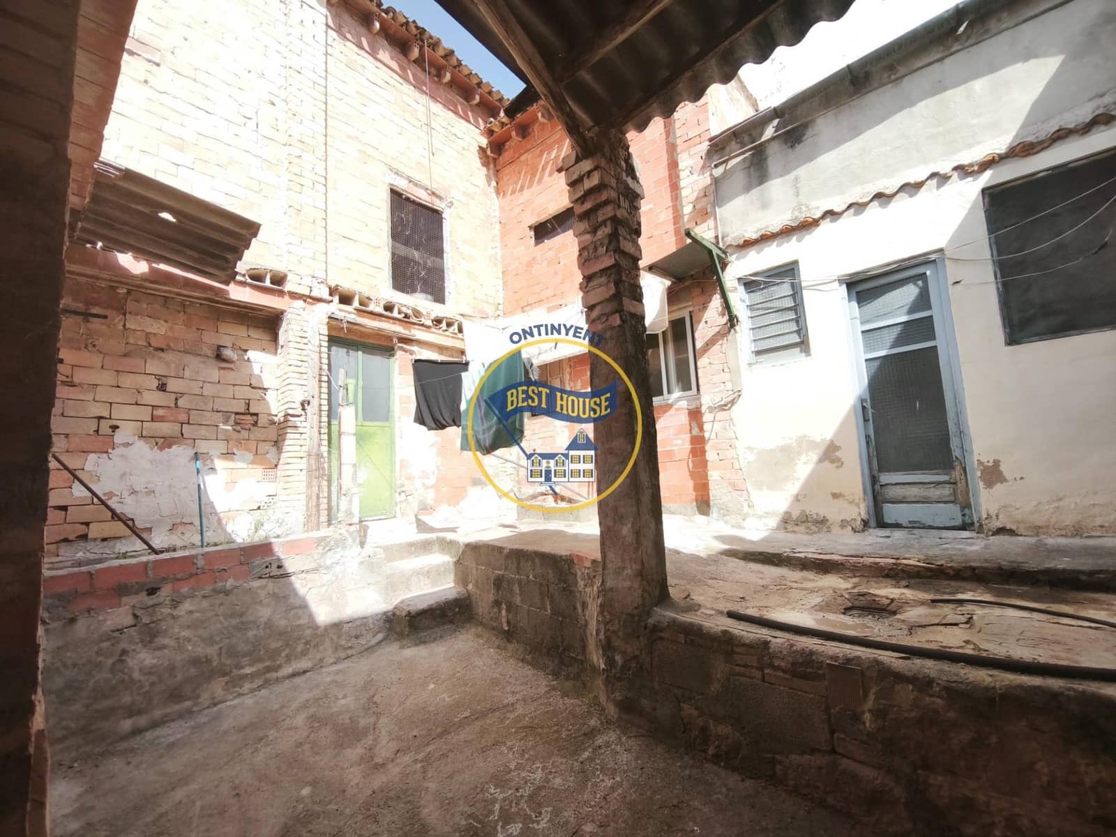 8 quarto Casa em Banda para venda em L'Olleria - 120 000 € (Ref: 10120133)