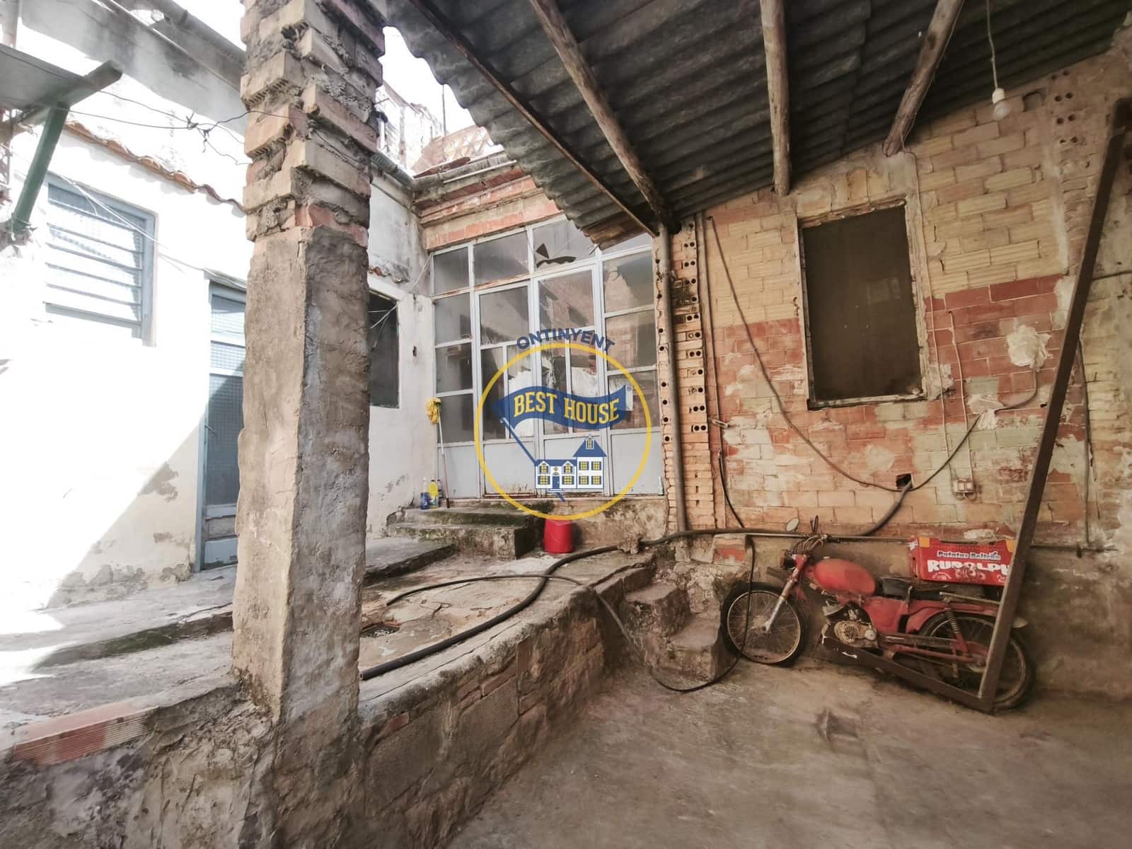 8 quarto Casa em Banda para venda em L'Olleria - 120 000 € (Ref: 10120133)