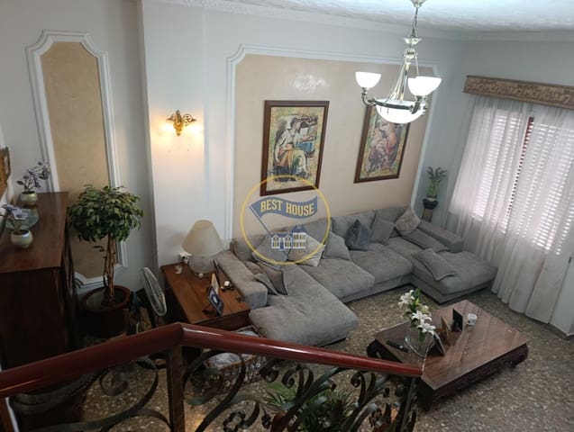 5 quarto Casa em Banda para venda em Ontinyent - 218 000 € (Ref: 10120134)