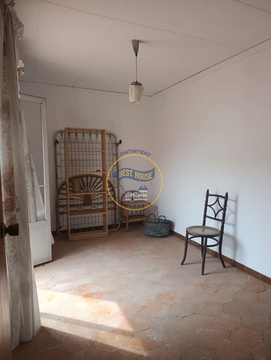 9 soverom Hus til salgs i Montesa - € 60 000 (Ref: 10166852)