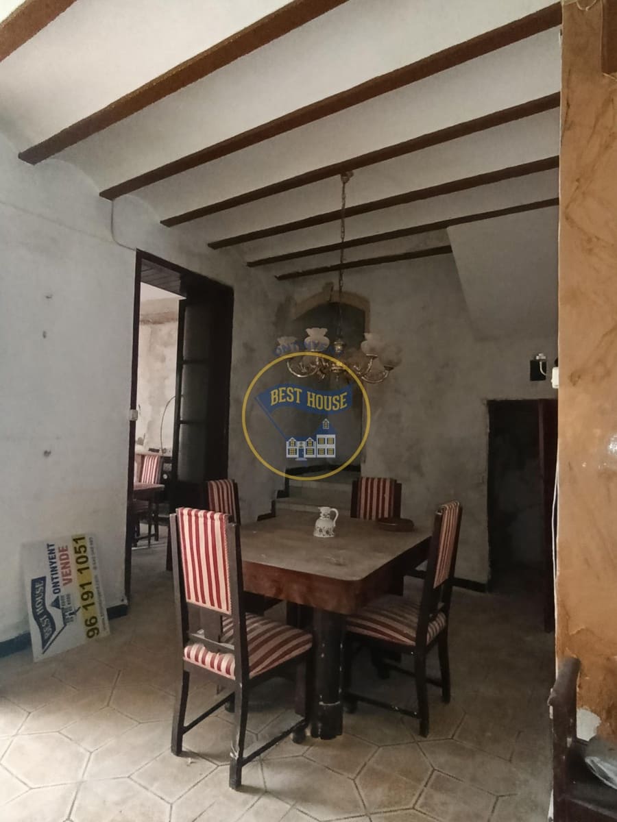 9 soverom Hus til salgs i Montesa - € 60 000 (Ref: 10166852)