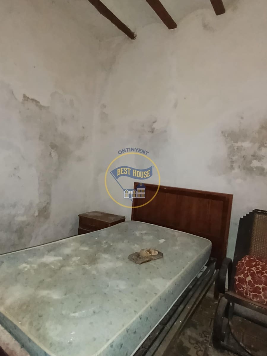 9 soverom Hus til salgs i Montesa - € 60 000 (Ref: 10166852)