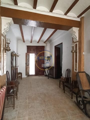 9 slaapkamer Huis te koop in Montesa - € 60.000 (Ref: 10166852)