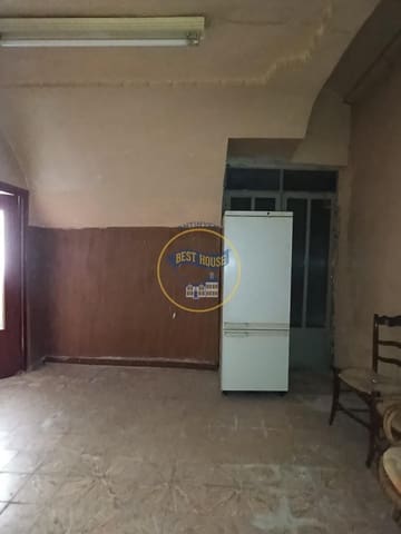 9 slaapkamer Huis te koop in Montesa - € 60.000 (Ref: 10166852)