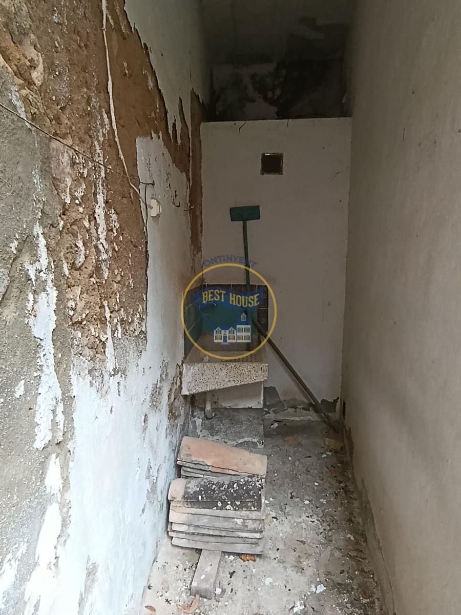 9 soverom Hus til salgs i Montesa - € 60 000 (Ref: 10166852)