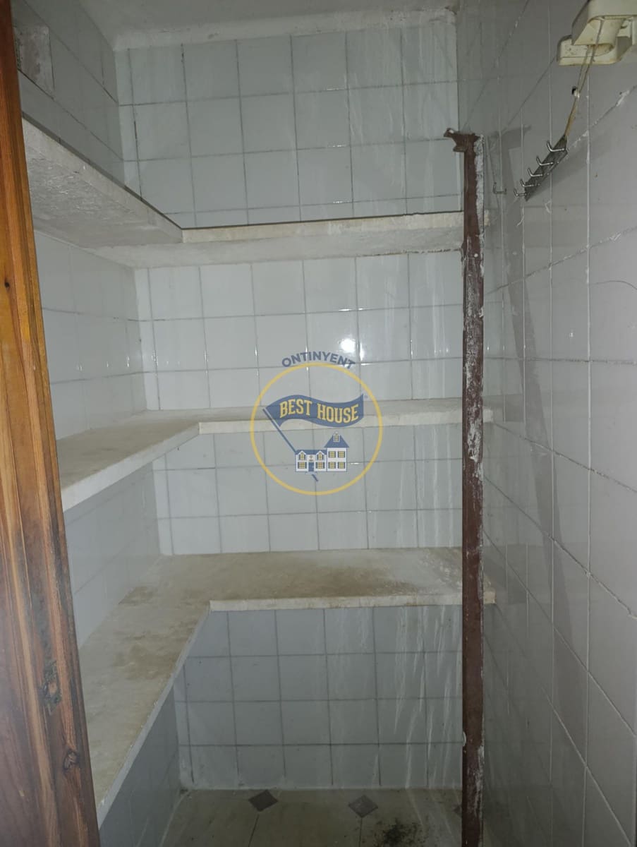 9 soverom Hus til salgs i Montesa - € 60 000 (Ref: 10166852)