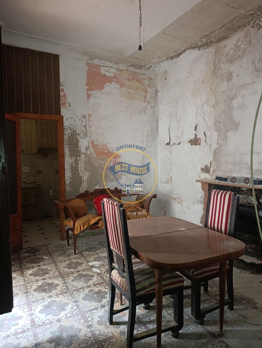 9 soverom Hus til salgs i Montesa - € 60 000 (Ref: 10166852)