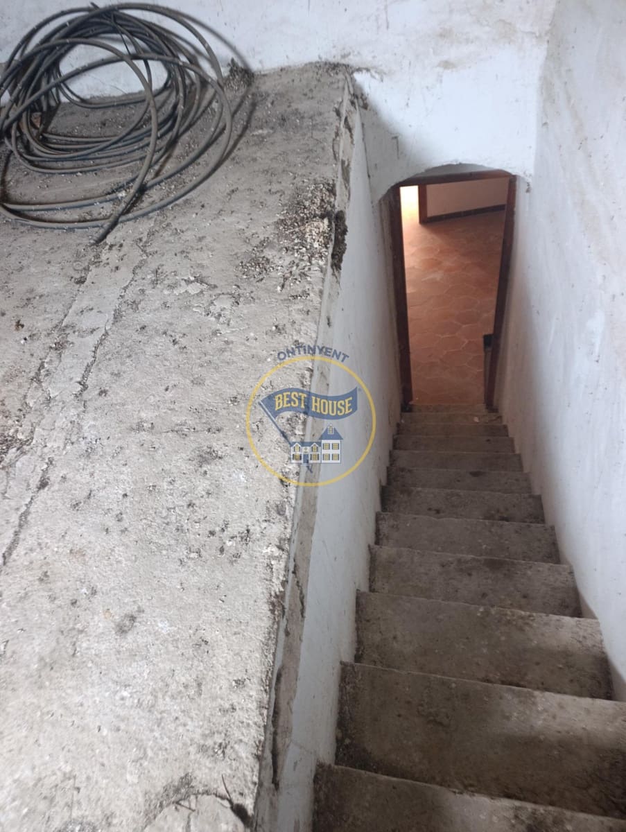 9 soverom Hus til salgs i Montesa - € 60 000 (Ref: 10166852)