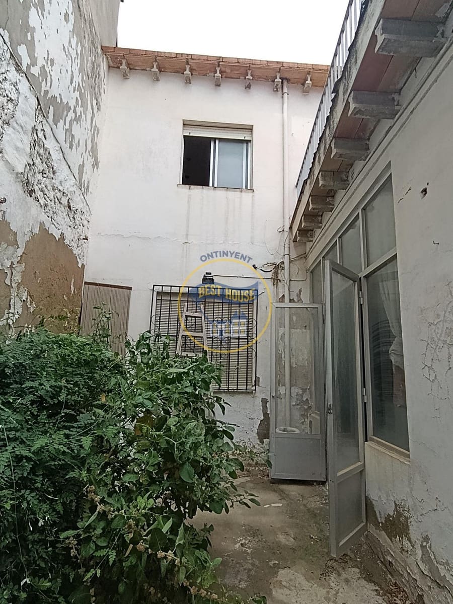 9 soverom Hus til salgs i Montesa - € 60 000 (Ref: 10166852)