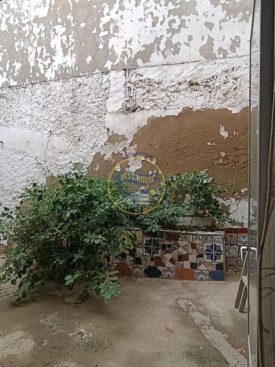 9 soverom Hus til salgs i Montesa - € 60 000 (Ref: 10166852)