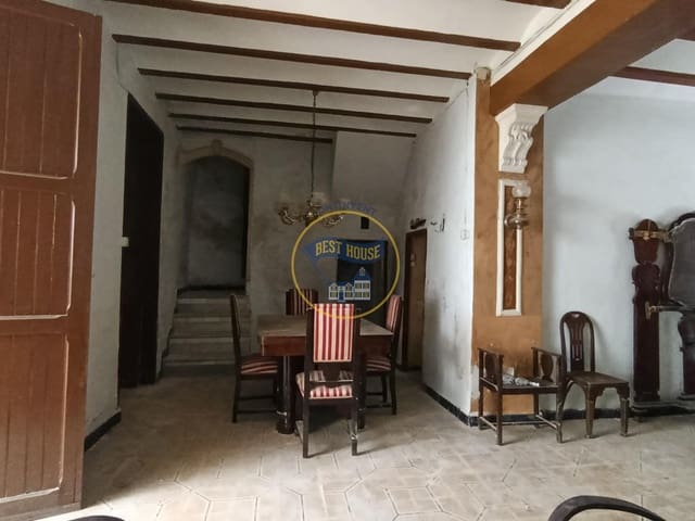 9 slaapkamer Huis te koop in Montesa - € 60.000 (Ref: 10166852)