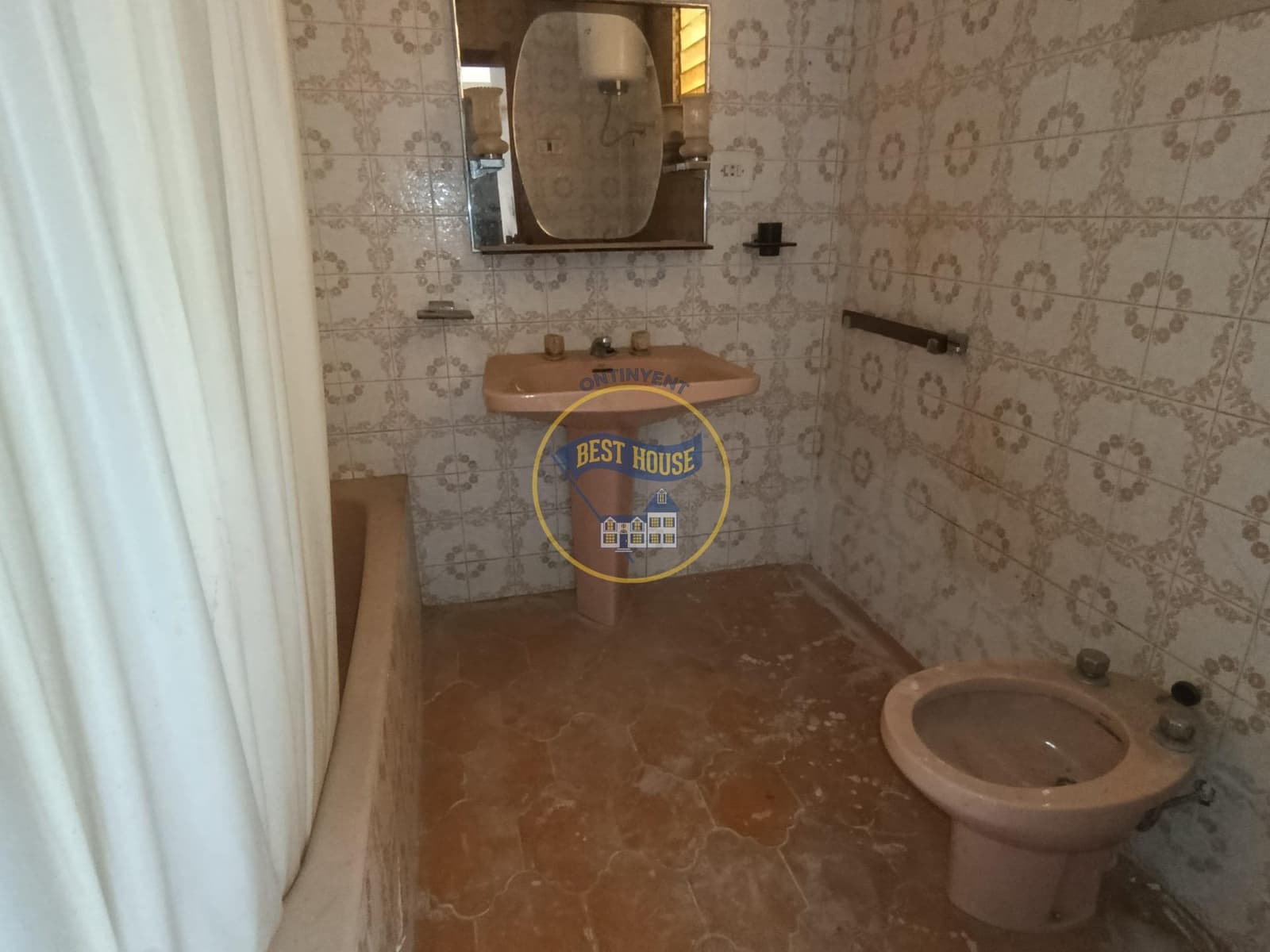 9 soverom Hus til salgs i Montesa - € 60 000 (Ref: 10166852)
