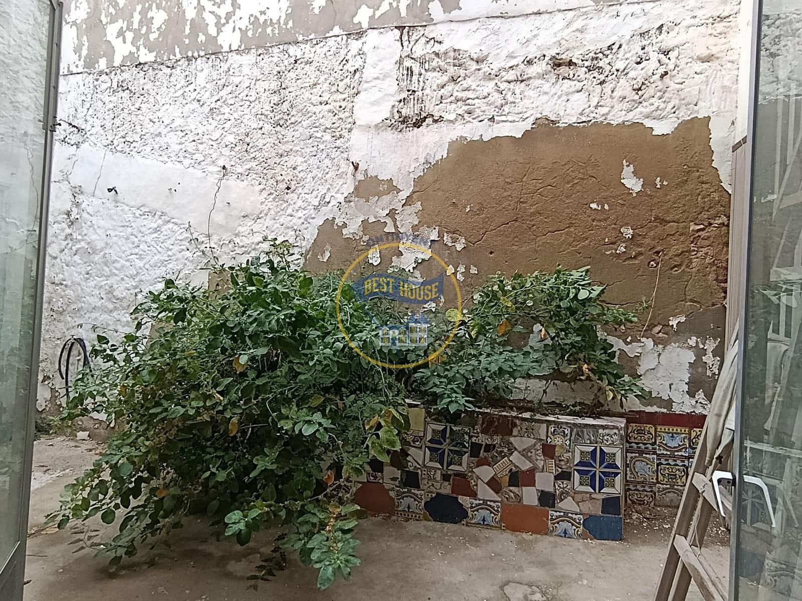 9 soverom Hus til salgs i Montesa - € 60 000 (Ref: 10166852)