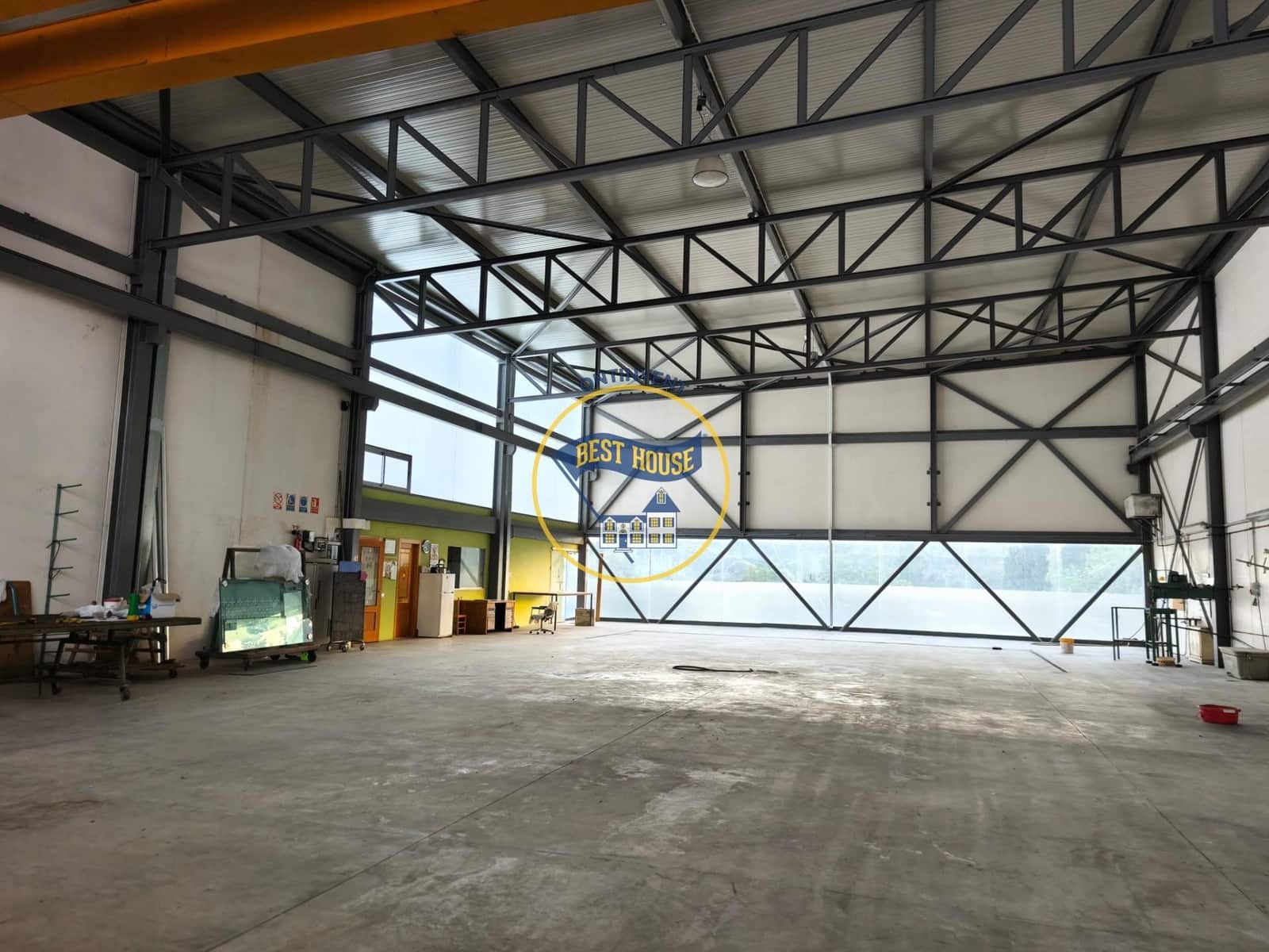 Bedrijf te huur in Aielo de Malferit - € 1.500 (Ref: 10187291)