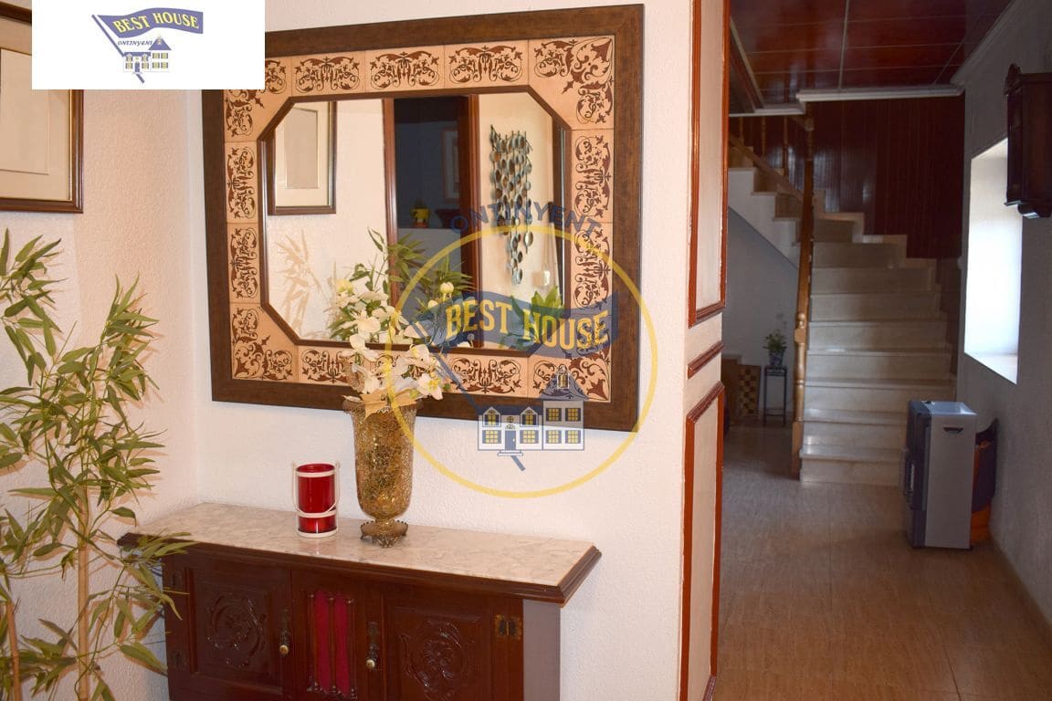 5 sypialnia Willa na sprzedaż w Ontinyent z basenem garażem - 340 000 € (Ref: 3652282)