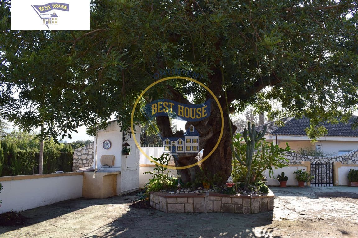 5 sypialnia Willa na sprzedaż w Ontinyent z basenem garażem - 340 000 € (Ref: 3652282)