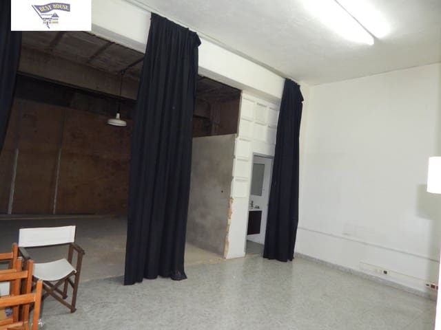 Commercial for sale in Ontinyent - € 80,000 (Ref: 5897733)