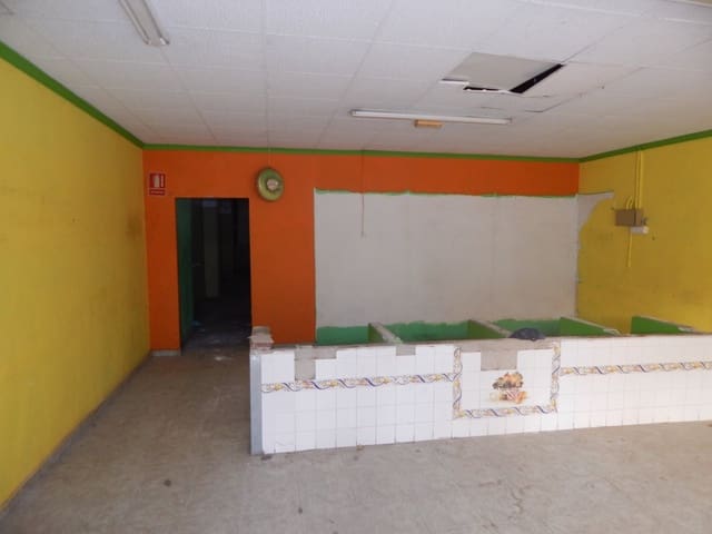 Commercial for sale in Ontinyent - € 90,000 (Ref: 5897888)
