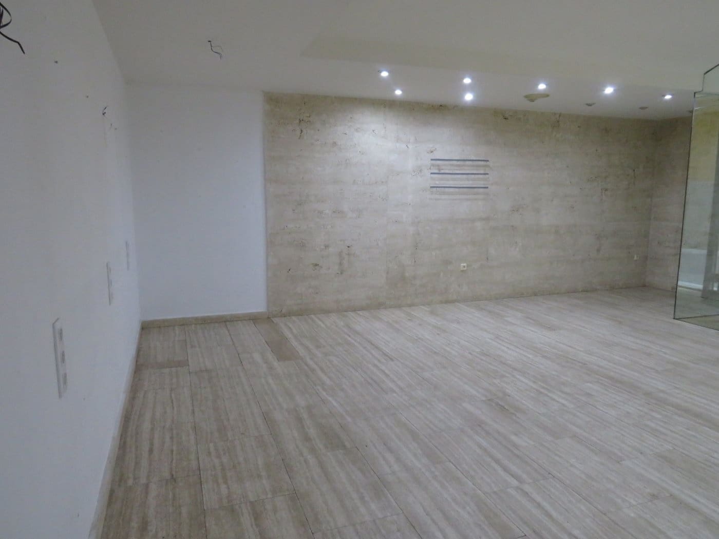 Commercial for rent in Ontinyent - € 490 (Ref: 5897944)