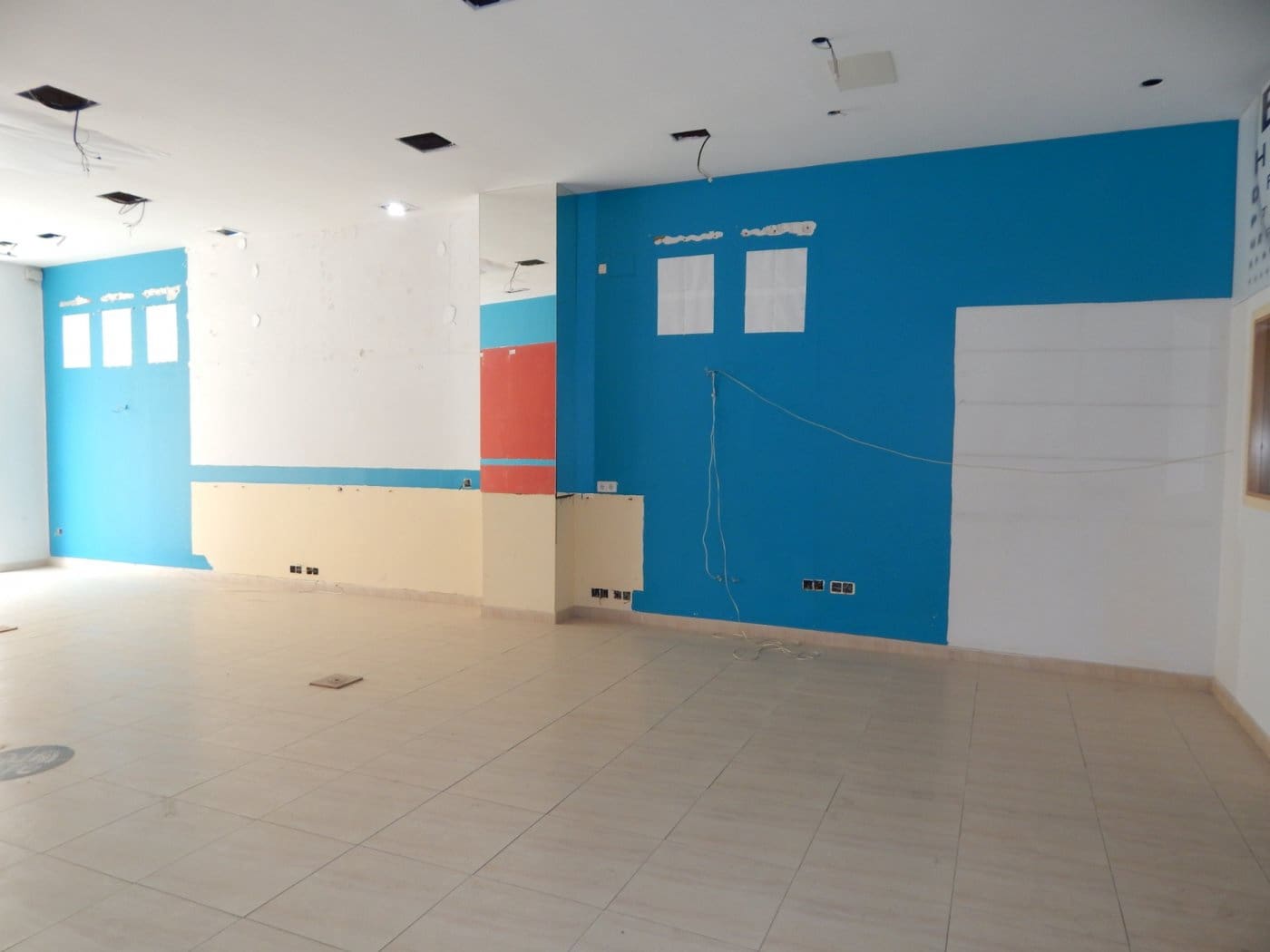 Commercial for rent in Ontinyent - € 449 (Ref: 5898004)
