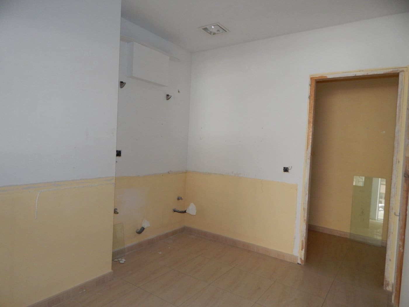 Commercial for rent in Ontinyent - € 449 (Ref: 5898004)