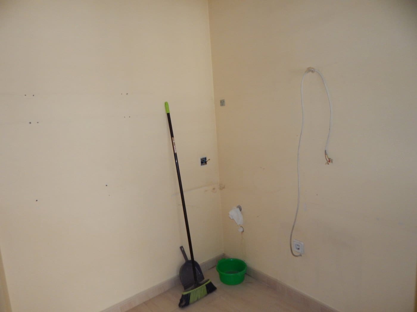 Commercial for rent in Ontinyent - € 449 (Ref: 5898004)