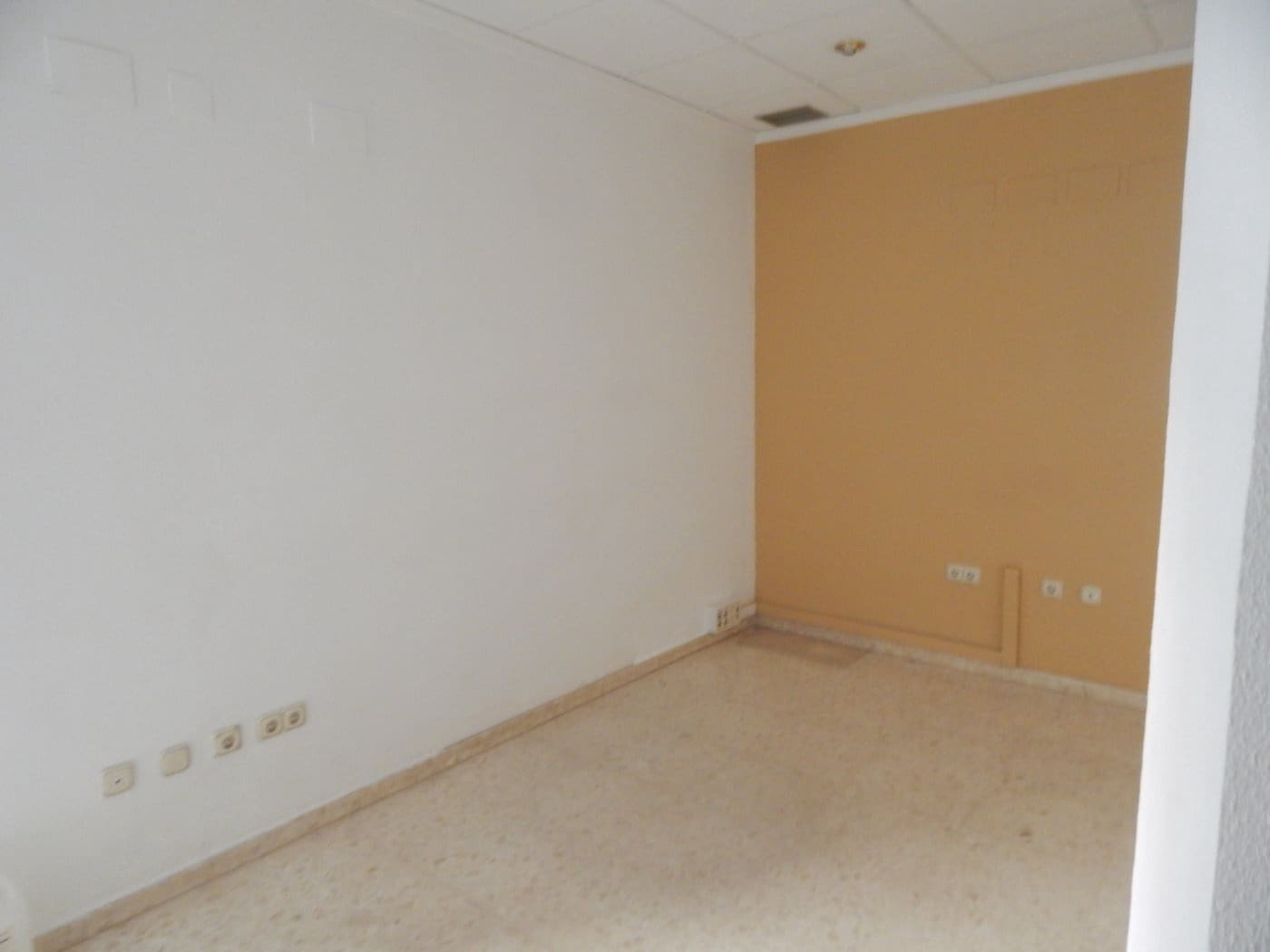 Commerciale in vendita in Ontinyent - 250.000 € (Rif: 5898021)