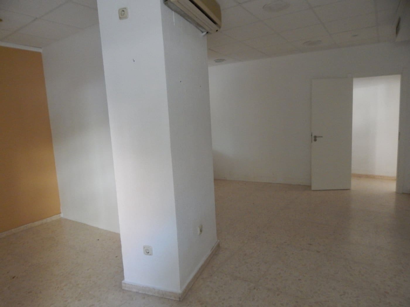 Commerciale in vendita in Ontinyent - 250.000 € (Rif: 5898021)