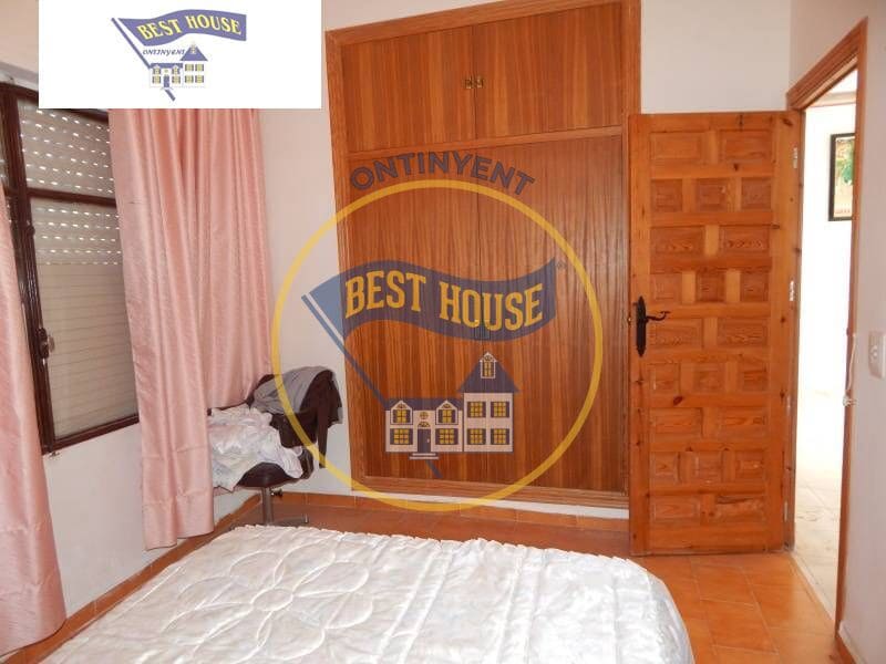 7 bedroom Villa for sale in Ontinyent with garage - € 250,000 (Ref: 6192309)