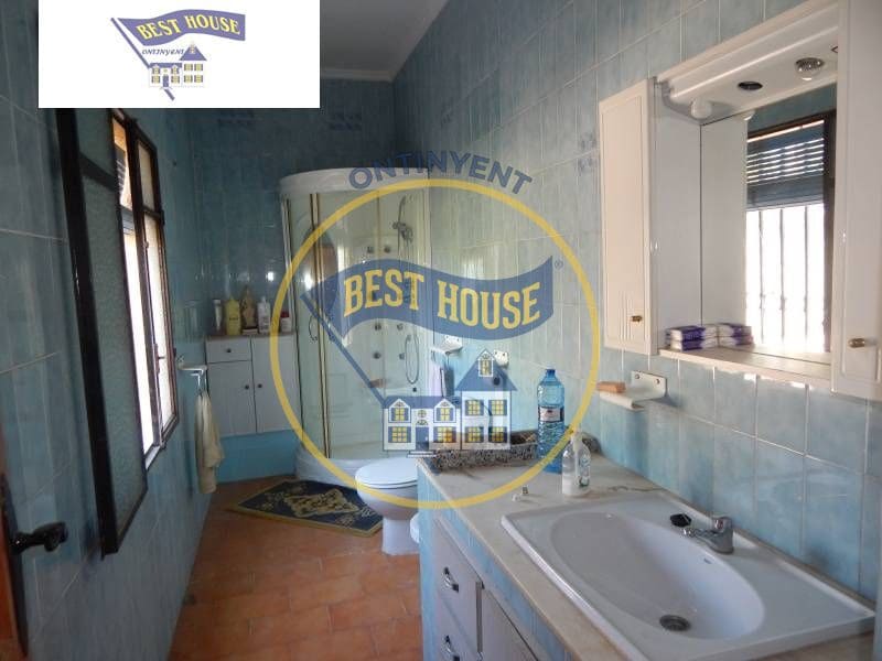 7 bedroom Villa for sale in Ontinyent with garage - € 250,000 (Ref: 6192309)