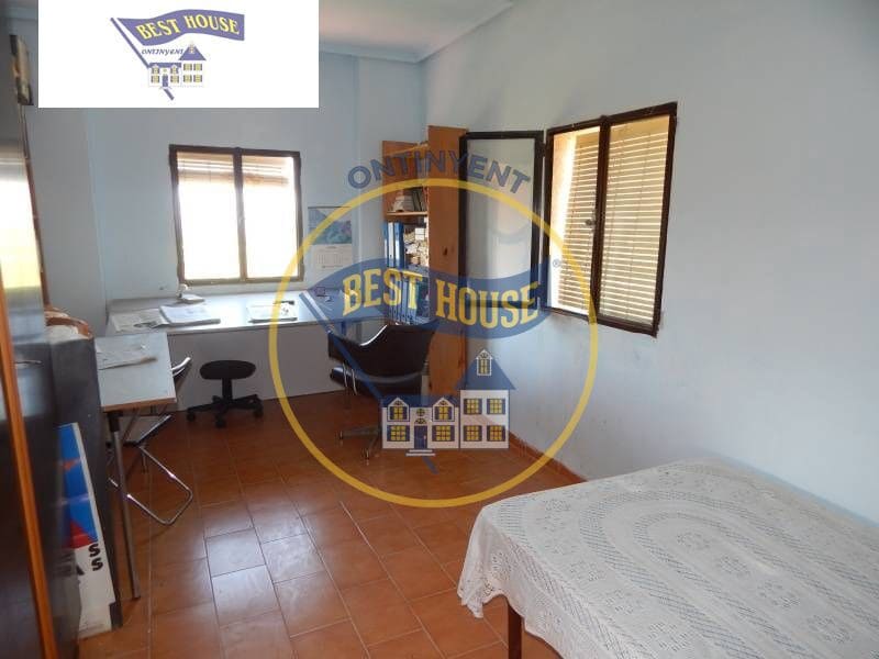 7 bedroom Villa for sale in Ontinyent with garage - € 250,000 (Ref: 6192309)