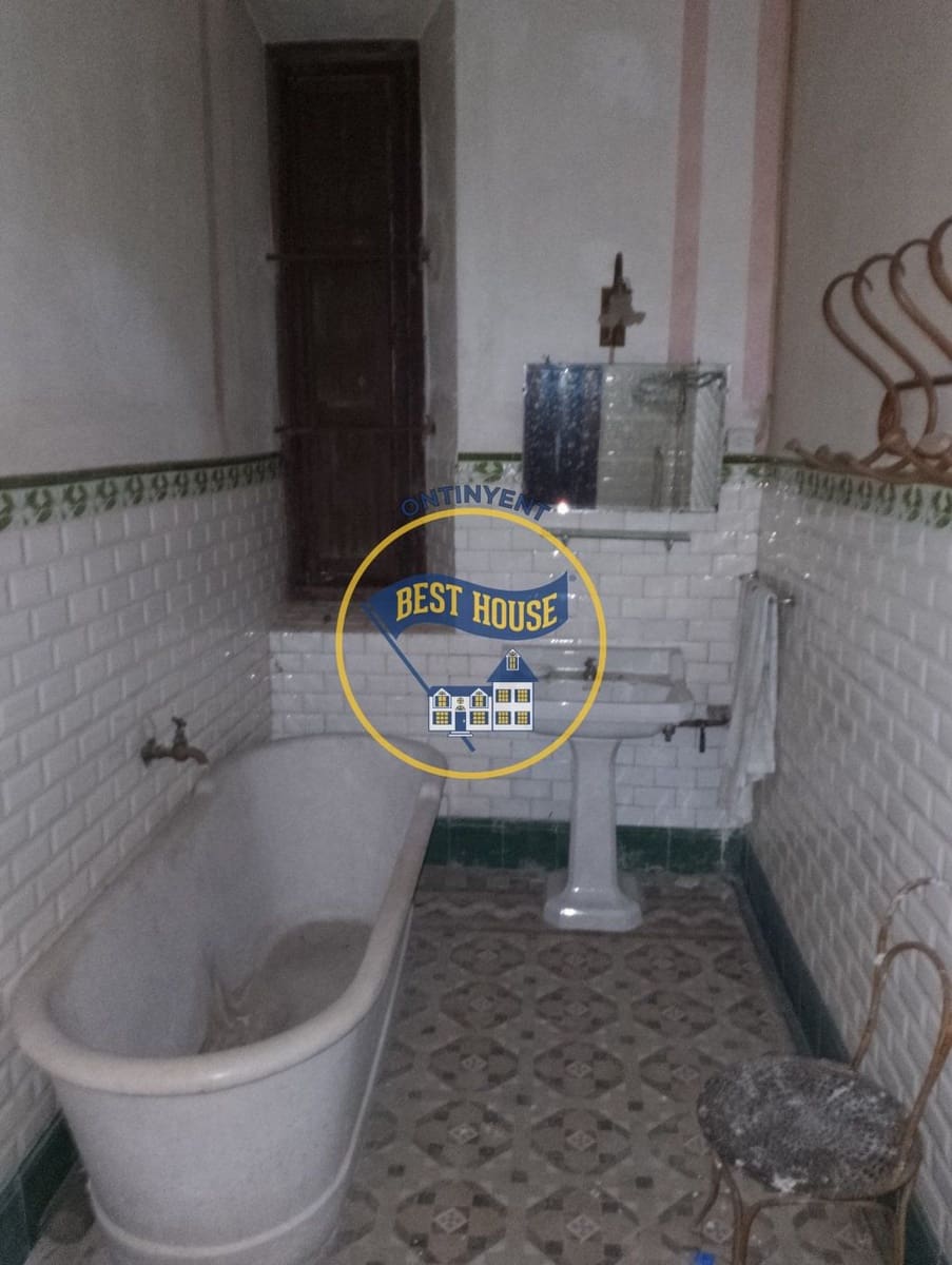 20 soverom Villa til salgs i Montaverner med garasje - € 300 000 (Ref: 6192351)