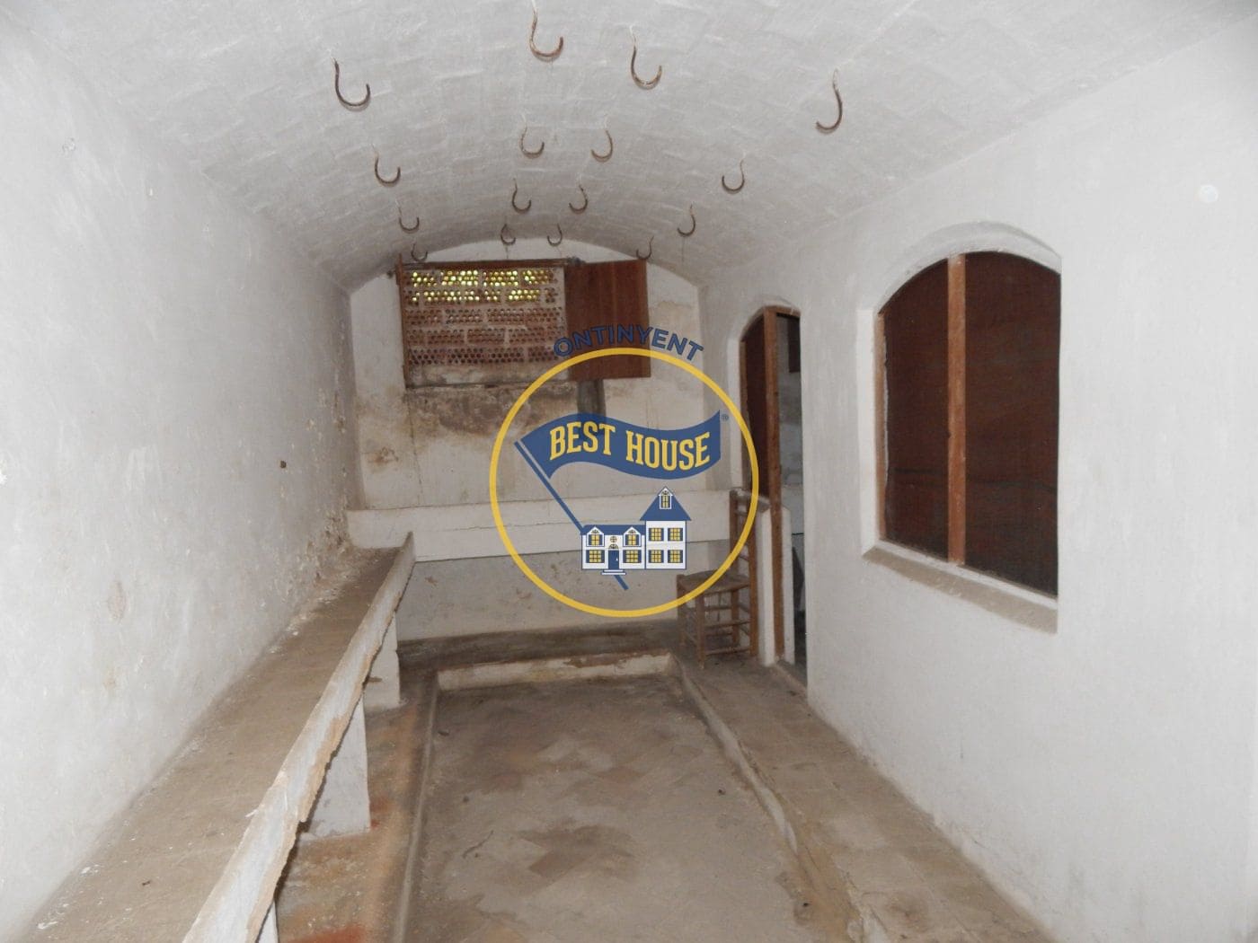 20 soverom Villa til salgs i Montaverner med garasje - € 300 000 (Ref: 6192351)