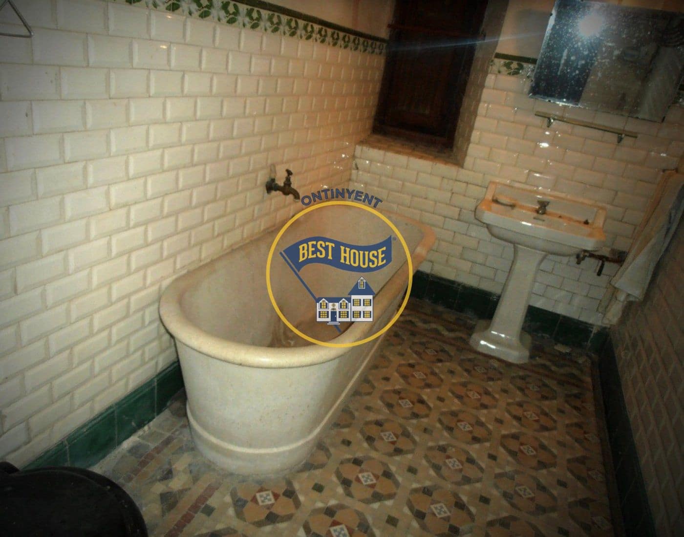 20 soverom Villa til salgs i Montaverner med garasje - € 300 000 (Ref: 6192351)