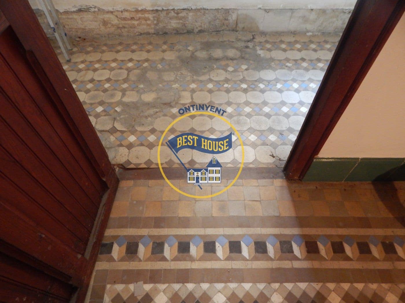 20 soverom Villa til salgs i Montaverner med garasje - € 300 000 (Ref: 6192351)