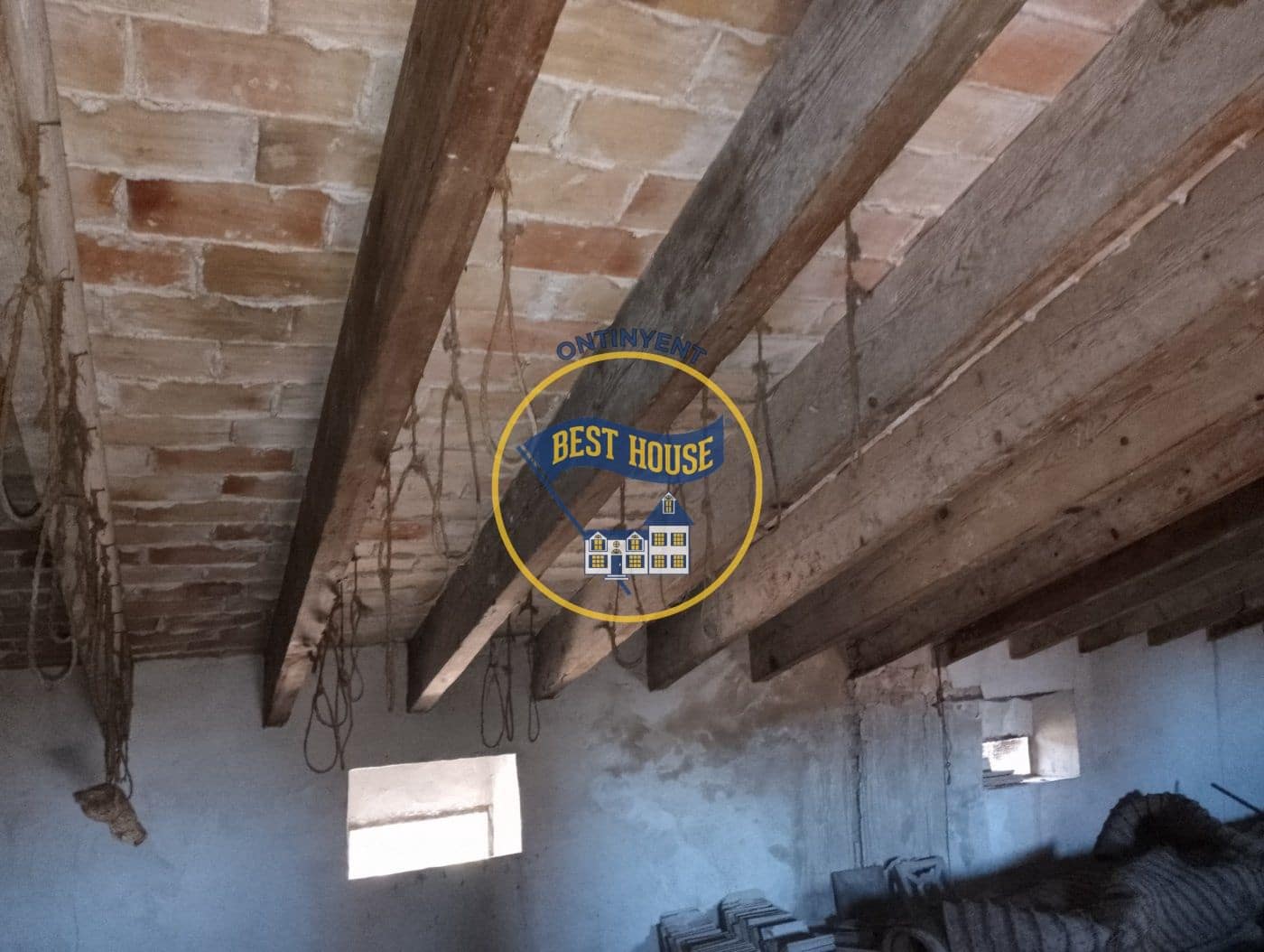 20 soverom Villa til salgs i Montaverner med garasje - € 300 000 (Ref: 6192351)