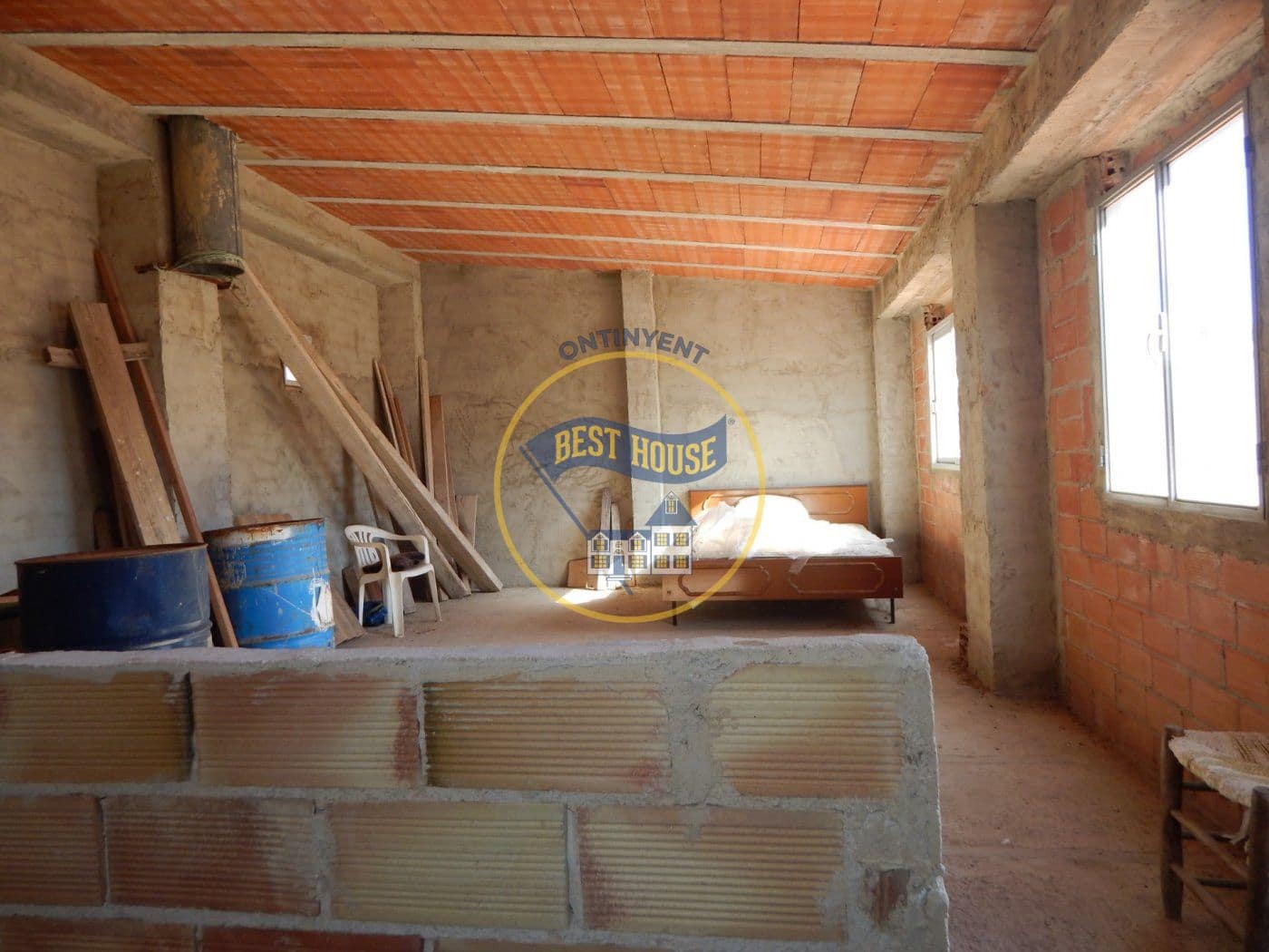 3 soveværelse Villa til salg i Ontinyent med garage - € 70.000 (Ref: 6192358)