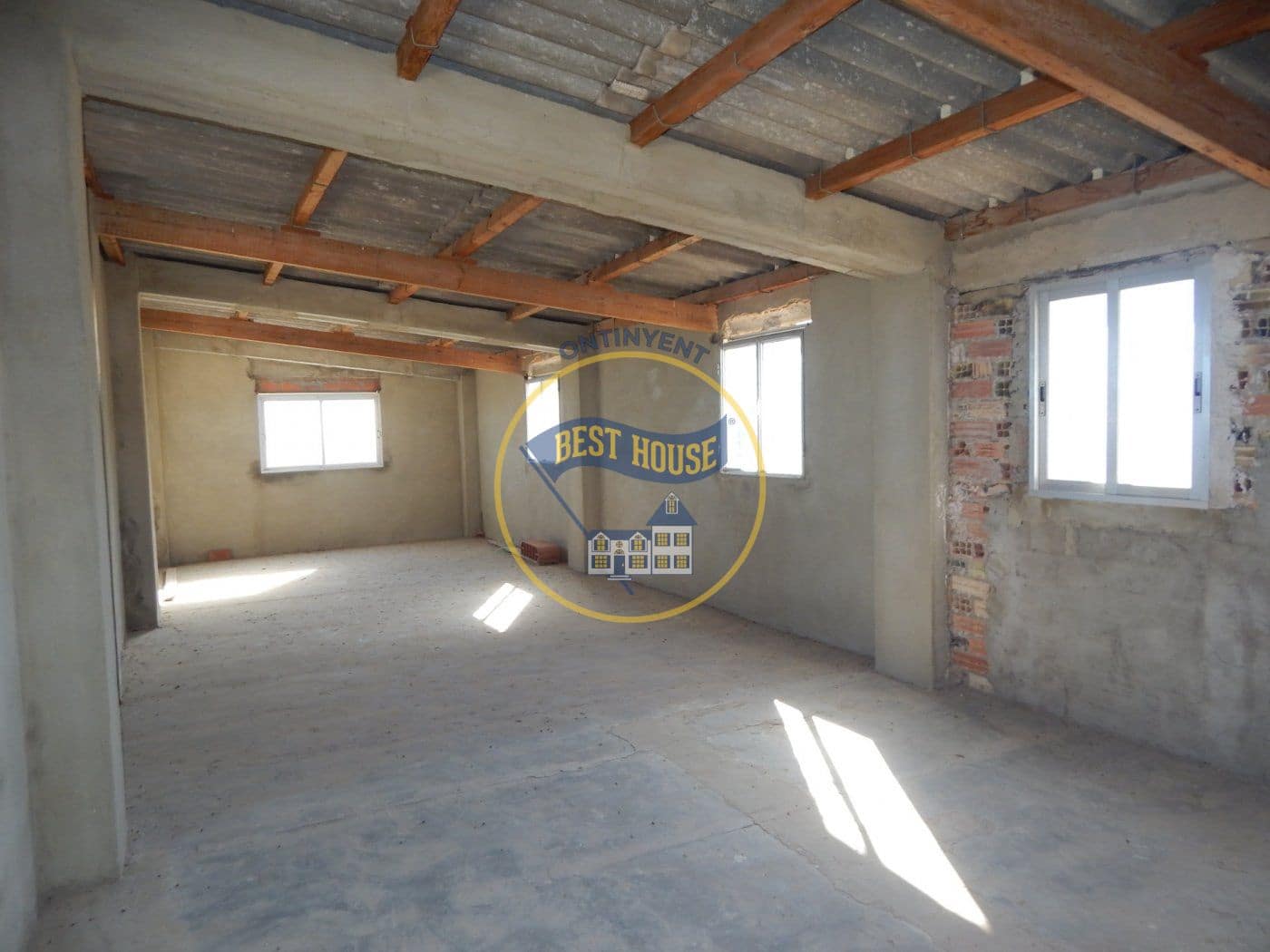 3 soveværelse Villa til salg i Ontinyent med garage - € 70.000 (Ref: 6192358)