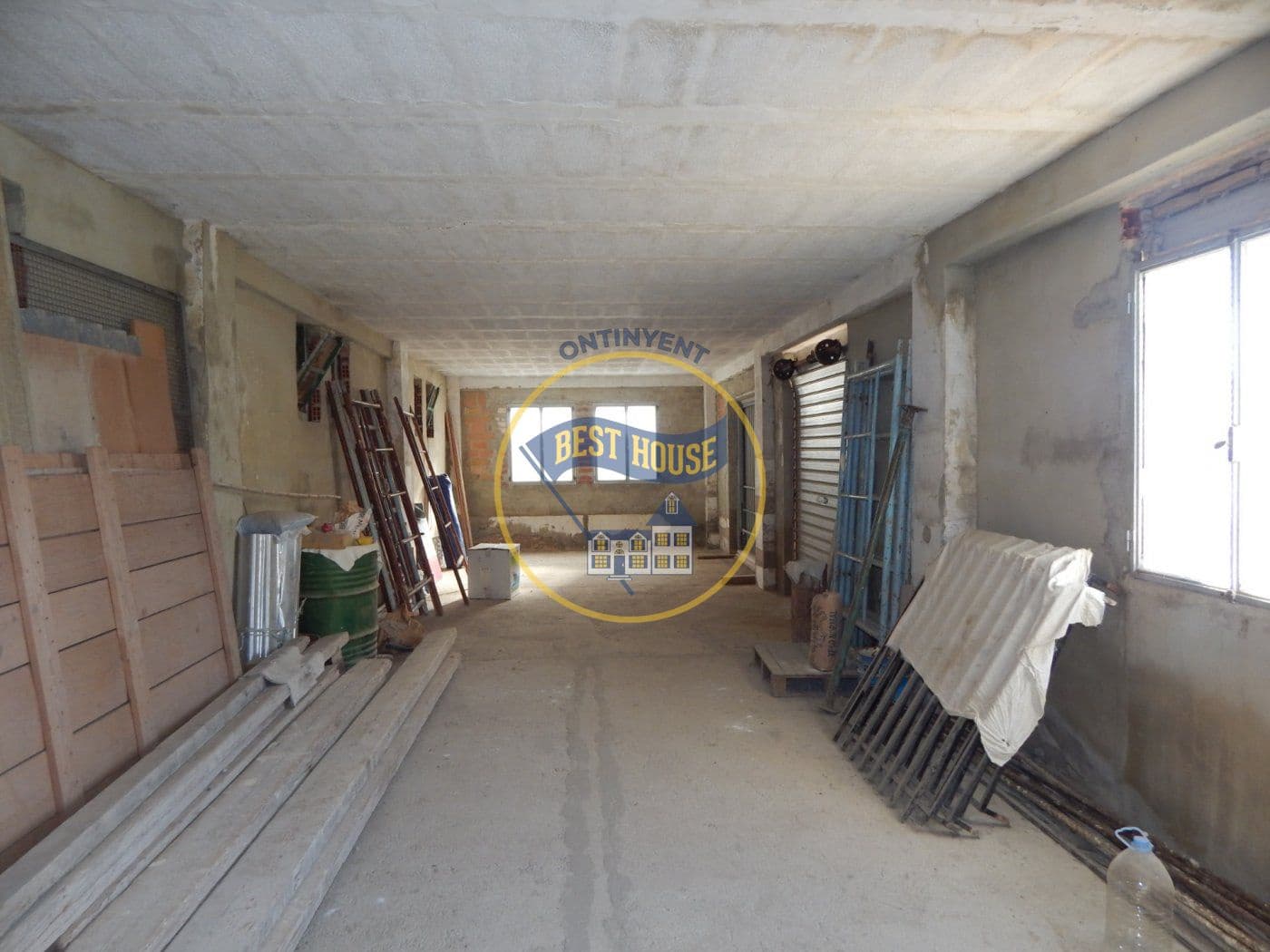 3 soveværelse Villa til salg i Ontinyent med garage - € 70.000 (Ref: 6192358)