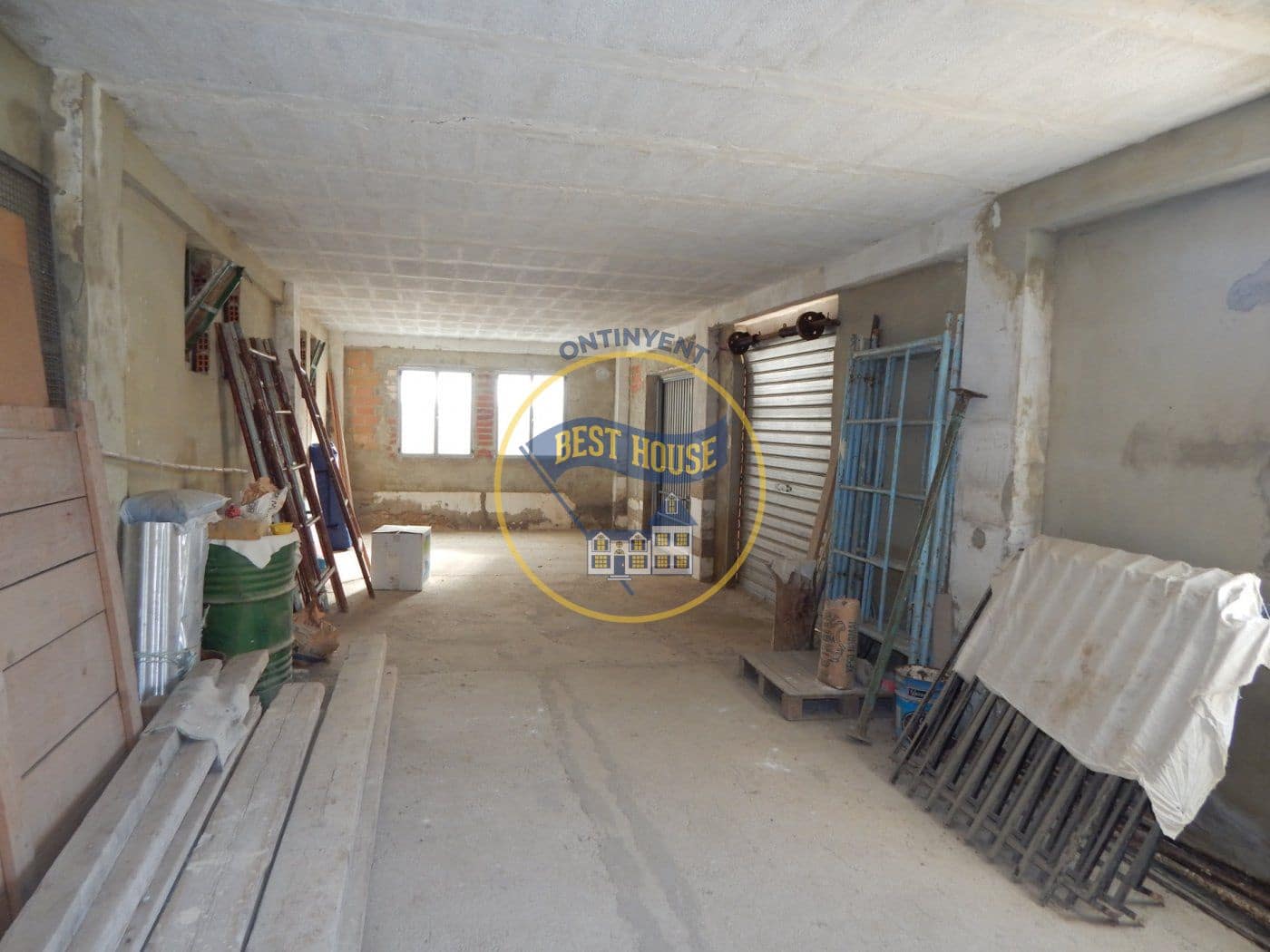 3 soveværelse Villa til salg i Ontinyent med garage - € 70.000 (Ref: 6192358)