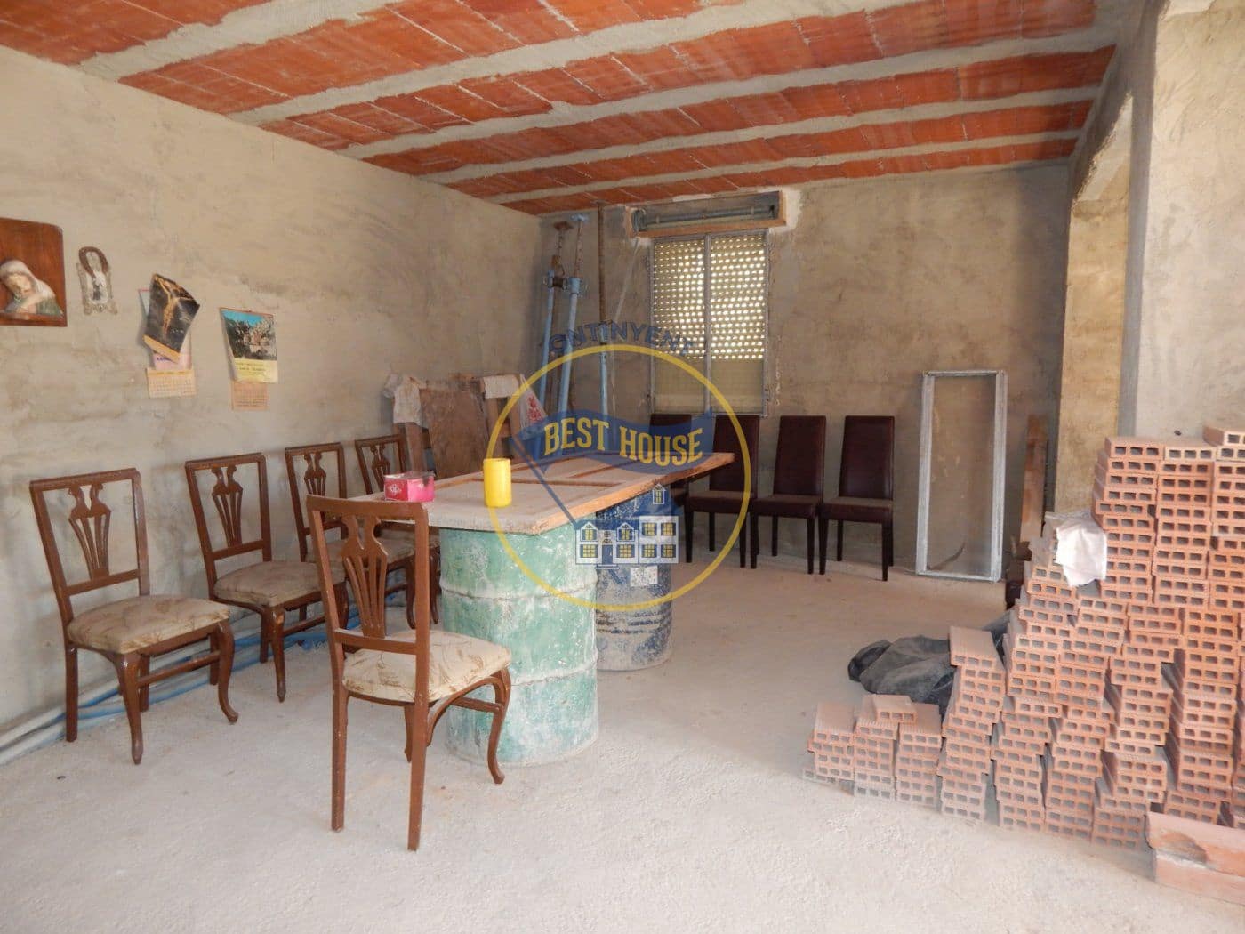 3 soveværelse Villa til salg i Ontinyent med garage - € 70.000 (Ref: 6192358)