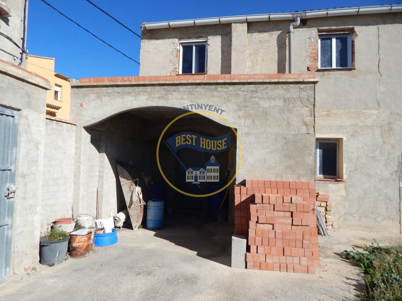 3 soveværelse Villa til salg i Ontinyent med garage - € 70.000 (Ref: 6192358)