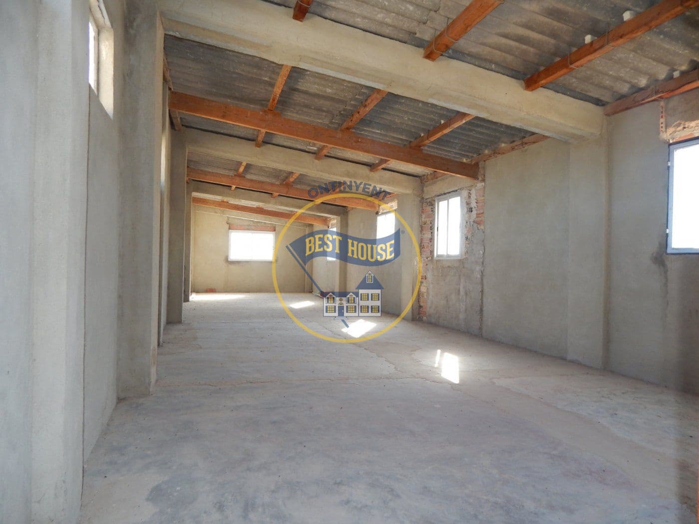 3 soveværelse Villa til salg i Ontinyent med garage - € 70.000 (Ref: 6192358)