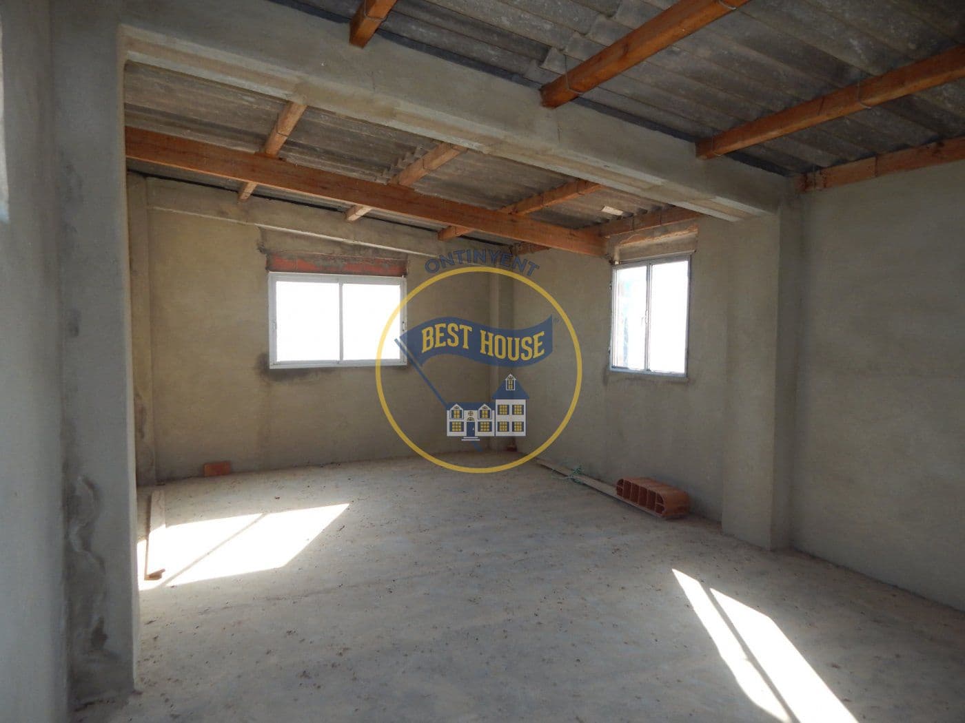 3 soveværelse Villa til salg i Ontinyent med garage - € 70.000 (Ref: 6192358)