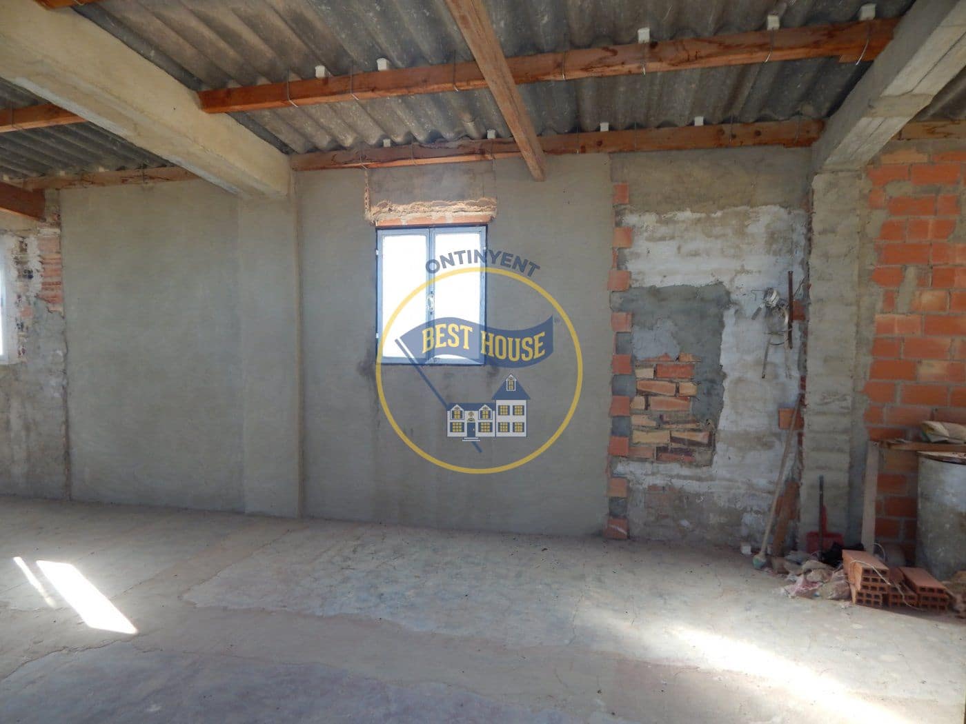 3 soveværelse Villa til salg i Ontinyent med garage - € 70.000 (Ref: 6192358)