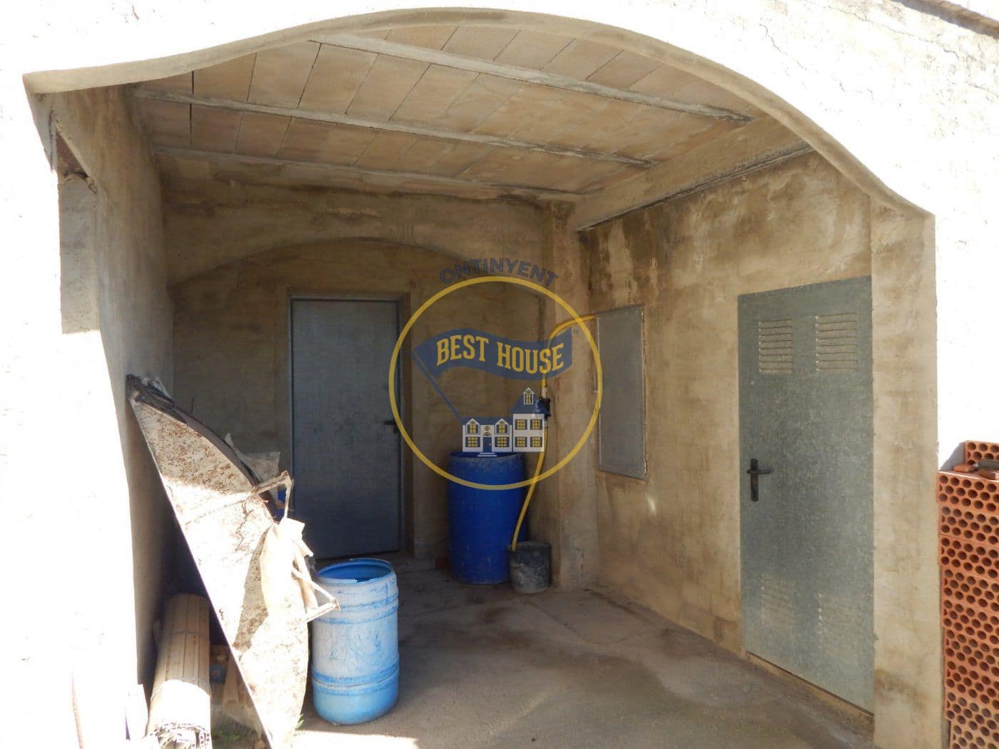 3 soveværelse Villa til salg i Ontinyent med garage - € 70.000 (Ref: 6192358)