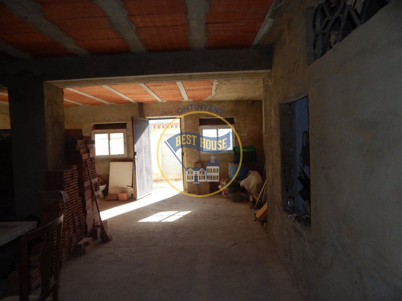 3 soveværelse Villa til salg i Ontinyent med garage - € 70.000 (Ref: 6192358)